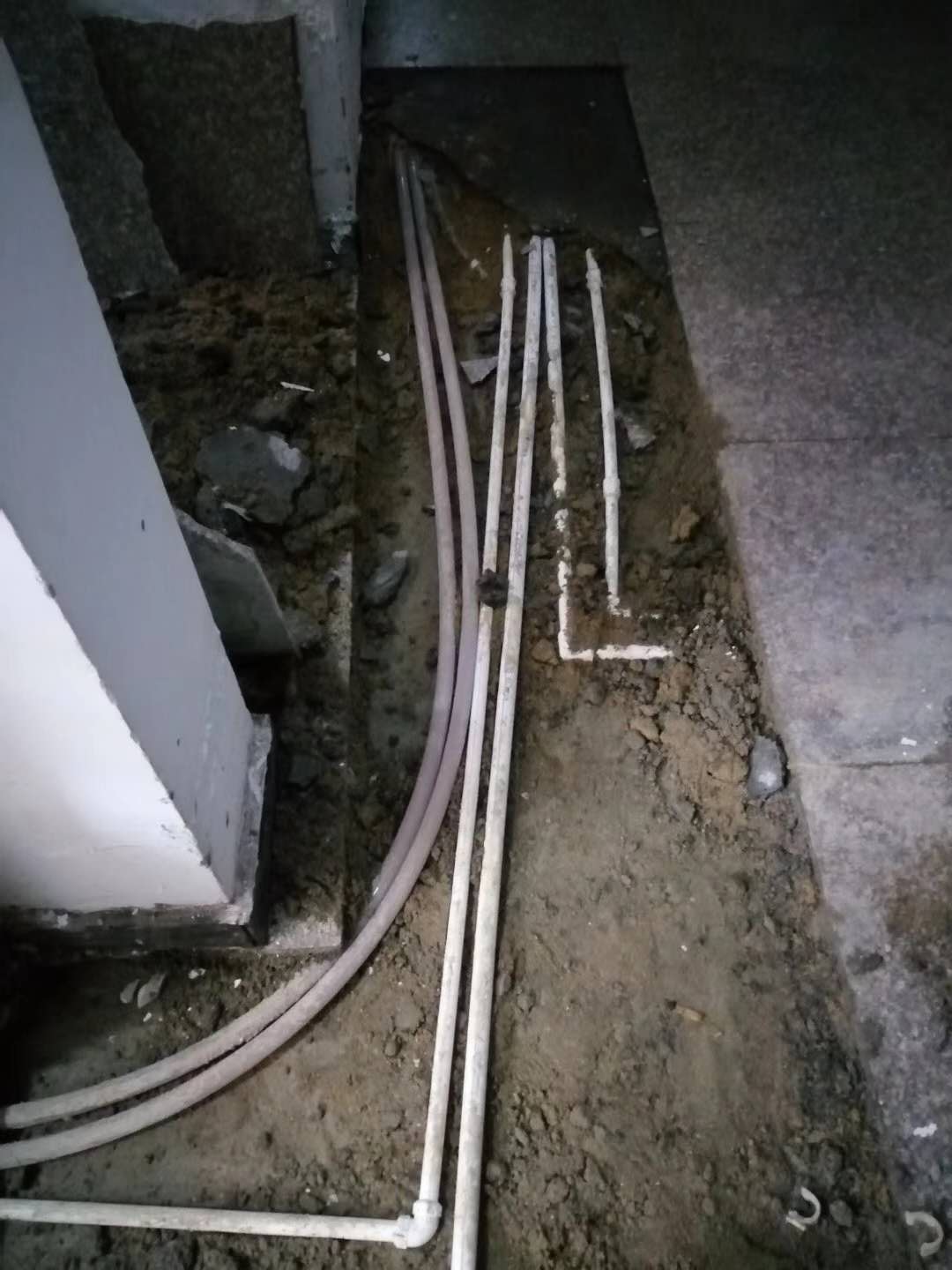 邵阳漏水，切勿盲目乱刨乱砸